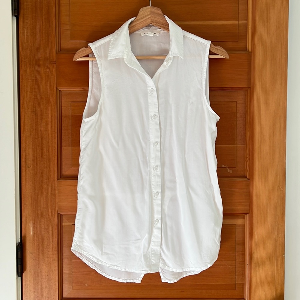 BEACHLUNCHLOUNGE White Button-Front Collared Tank